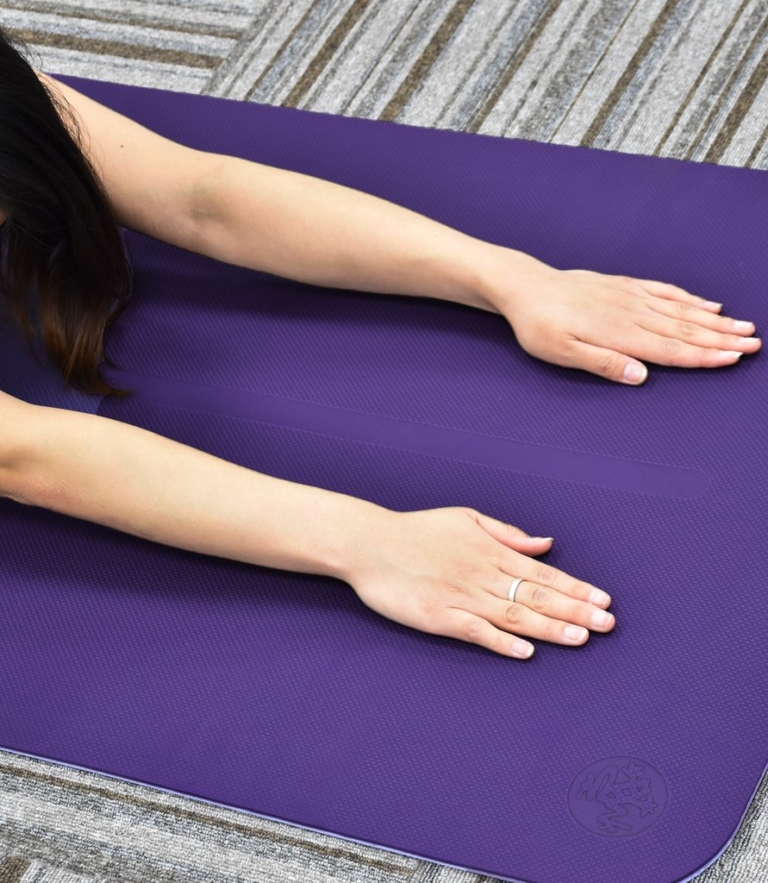 グリップ力の高いヨガマット【滑らないヨガマットの選び方】 Manduka ヨガマガジン